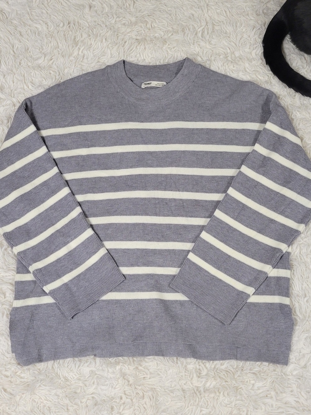 Pull&Bear Gray and White Striped Crewneck Sweater
